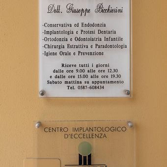 La targa dello studio odontoiatrico